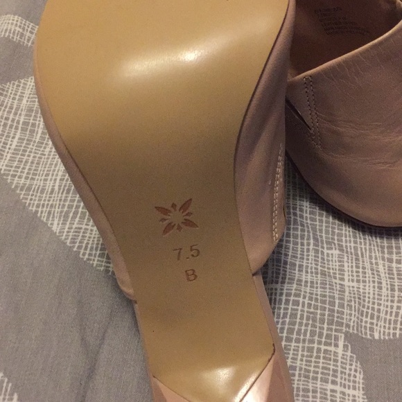 Shoes - Picture 4 of 6